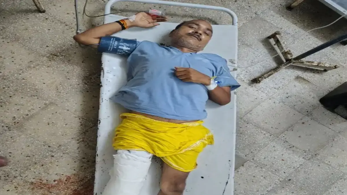 मसौढ़ी में पुलिस एनकाउंटर के बाद घायल पड़ा आरोपी अजय पासवान
